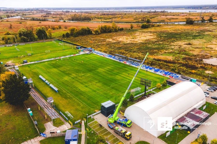 Ekran LED dla Świtu: trwa montaż konstrukcji